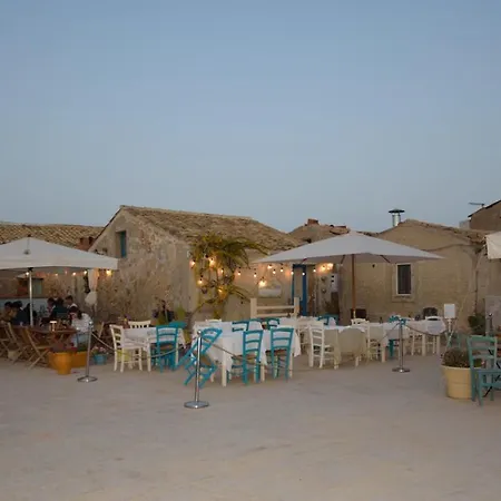 Colapesce Vila Marzamemi